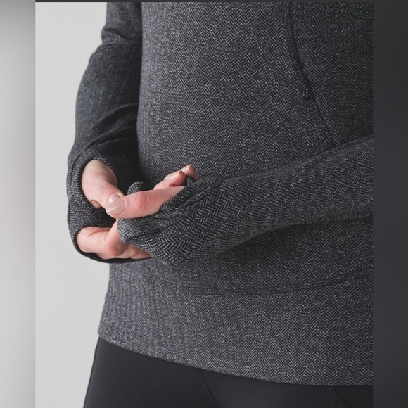 Lululemon Think Fast Heathered Black Pullover - Picture 3 of 6